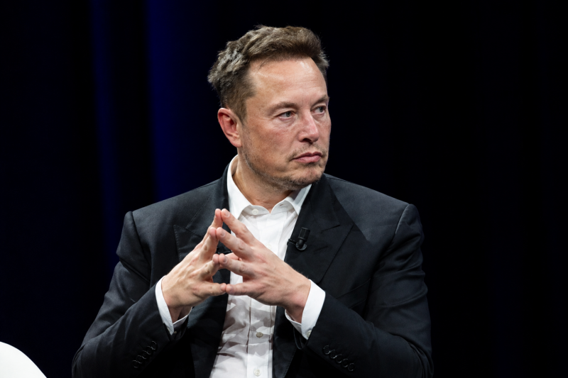 Илон Маск получил в 2,5 млн раз больше среднего сотрудника Tesla, несмотря на падение прибыли